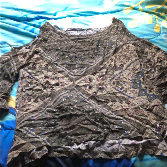 Green cold shoulder top - Picture 1 of 1